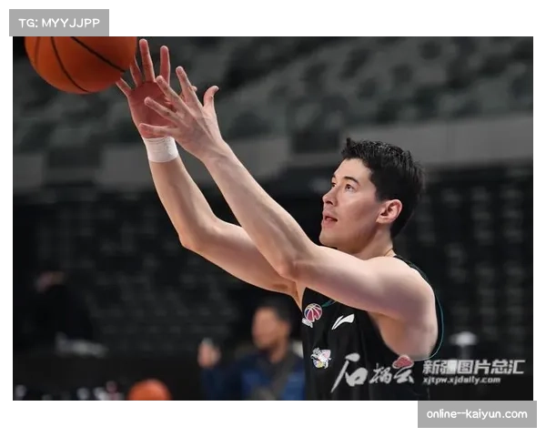 新疆伊力特李炎哲14分2盖帽，年轻内线展现成长潜力